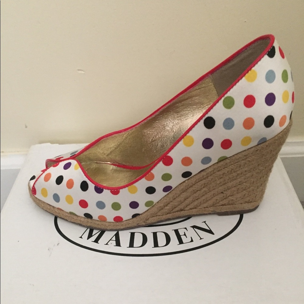 STEVE MADDEN Size 6.5 Wedge